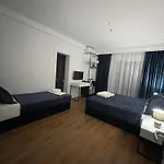 Sea & View 3*