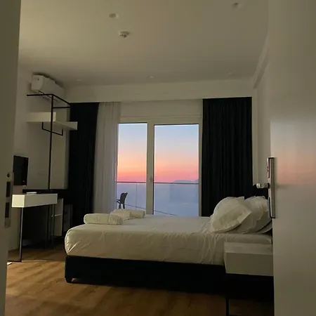 Sea & View בית הארחה
